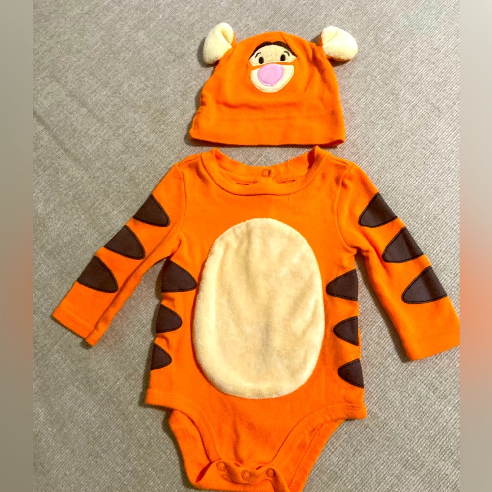 🐅Disney Orange Tigger One Piece with Hat
